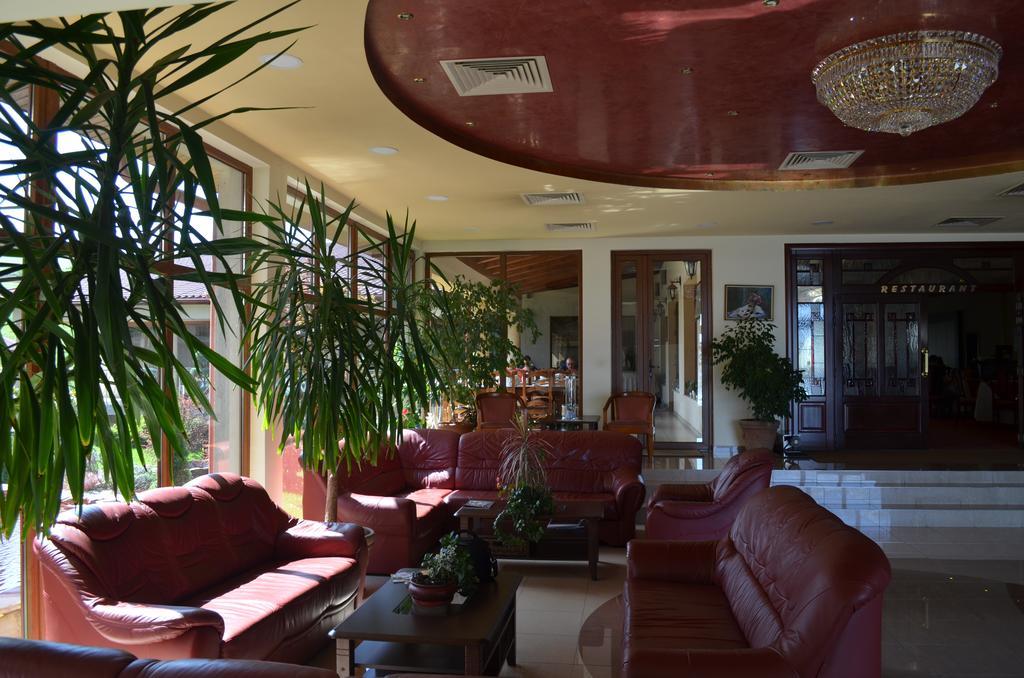 Hotel Astoria อัลบายูเลีย ภายนอก รูปภาพ