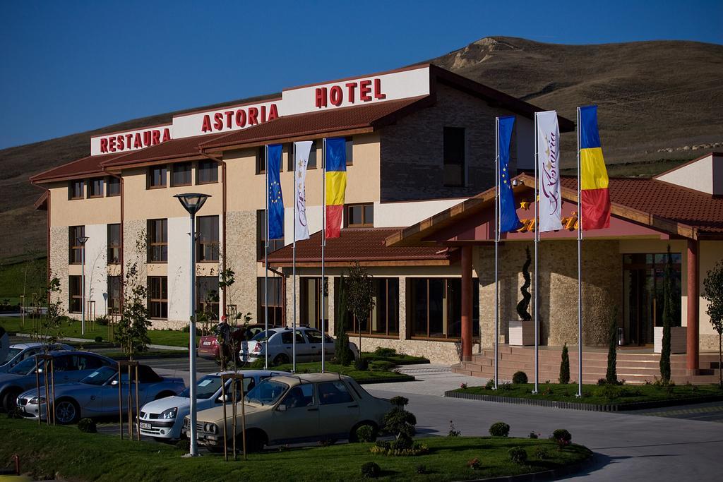 Hotel Astoria อัลบายูเลีย ภายนอก รูปภาพ