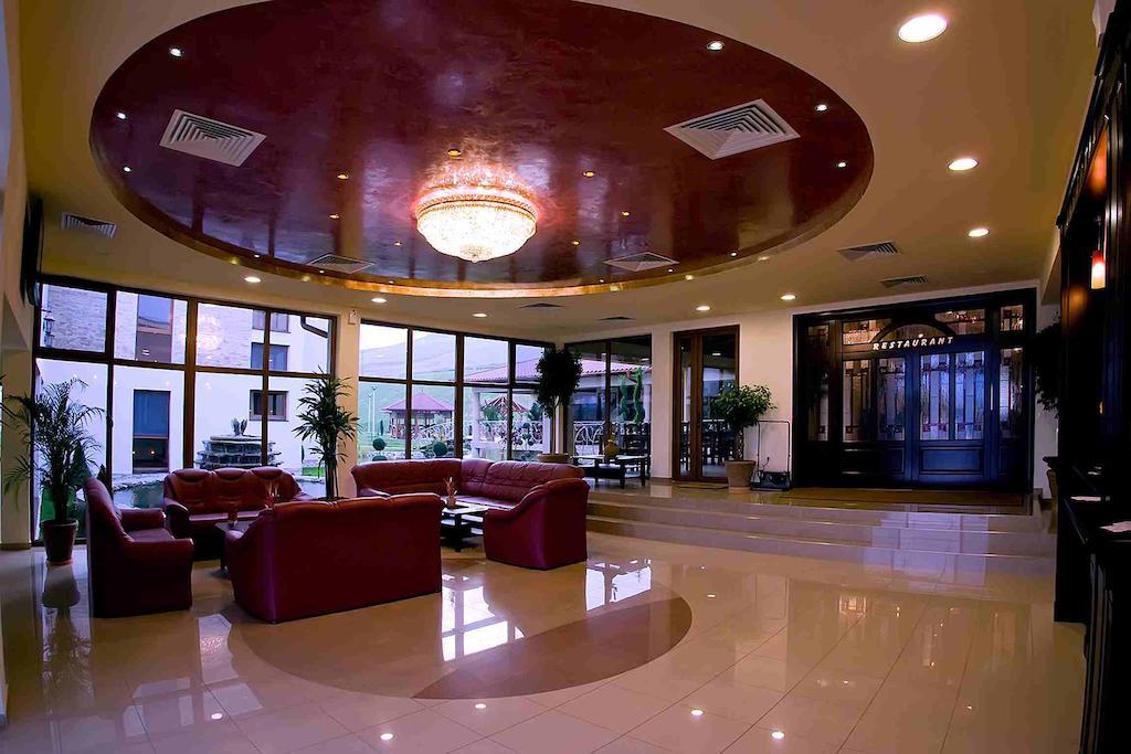 Hotel Astoria อัลบายูเลีย ภายนอก รูปภาพ