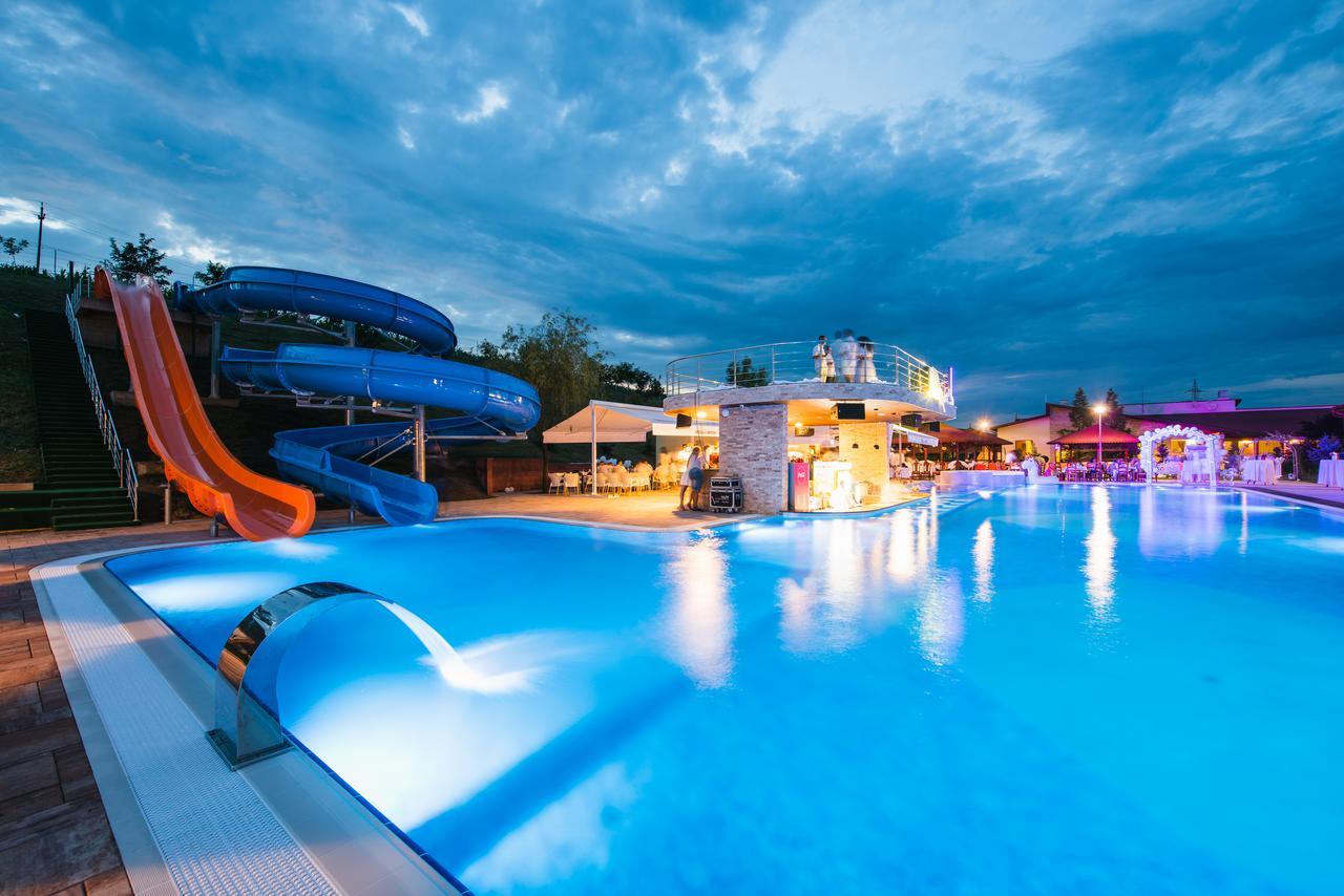 Hotel Astoria อัลบายูเลีย ภายนอก รูปภาพ